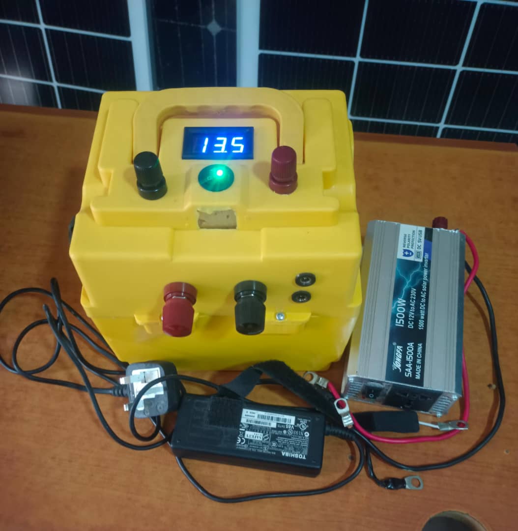 512WH Smart PowerBank and 1000w inverter