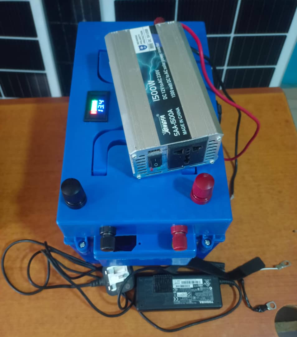 768WH Smart PowerBank with 1000va inverter